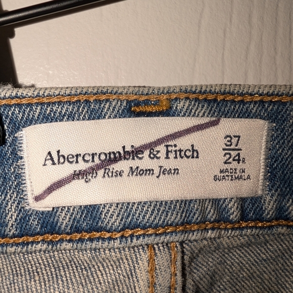 Abercrombie & Fitch High Rise Mom Jeans - Picture 1 of 3